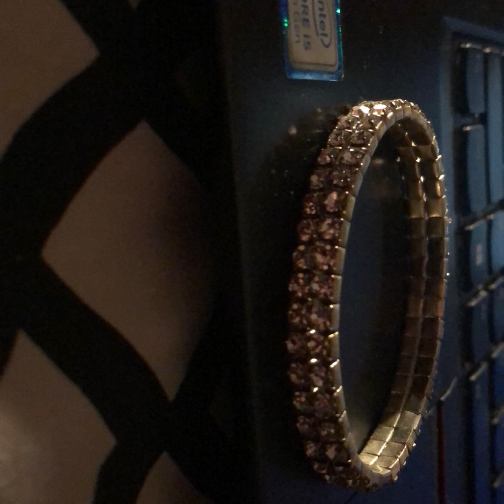Diamond bracelet. (Not authentic)